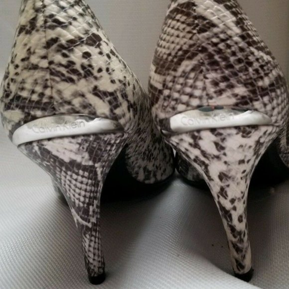 VINTAGE Calvin Klein NAREEN Open Toe/Heels Black/White - Picture 4 of 6